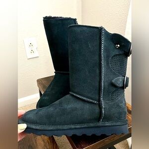 BearPaw Women's Clara Blue Suede Sheepskin/Wool Water Resistant Boots, Size 7